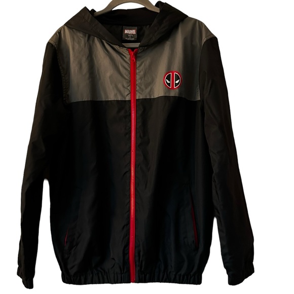 Marvel Deadpool full zip jacket, black with logo and zippered pockets, medium - Picture 1 of 8